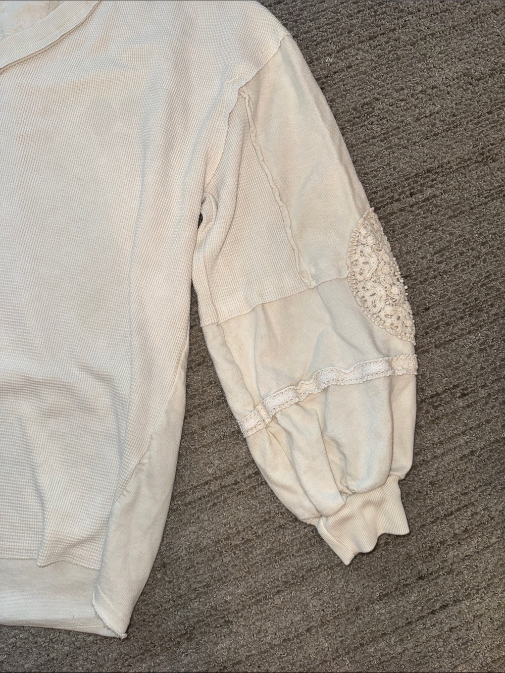 Boutique Cream V-Neck Mixed Fabrics Lace Sleeve Women's Boho Top - Picture 5 of 10
